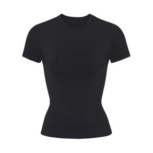 NWOT SKIMS Black Soft Smoothing Seamless Short Sleeve T-Shirt in Onyx